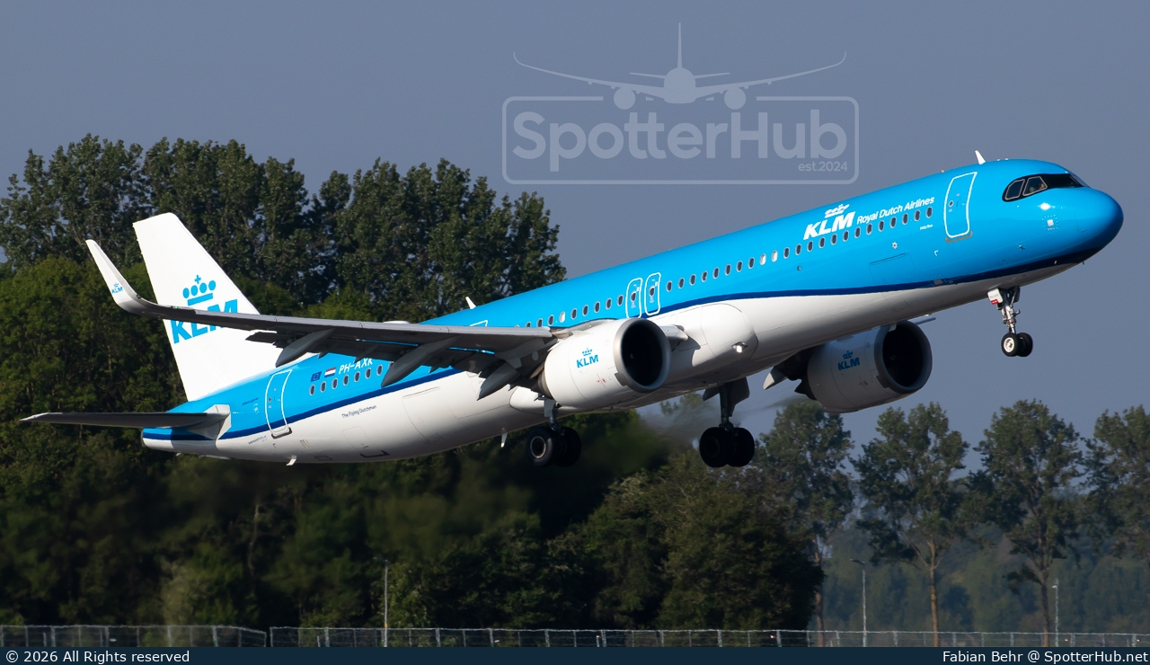 Photo of PH-AXK - Airbus A321-252NX operated by KLM Royal Dutch Airlines