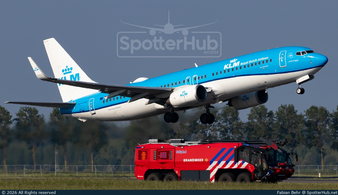 Photo of PH-BCB - Boeing 737-8K2 operated by KLM Royal Dutch Airlines