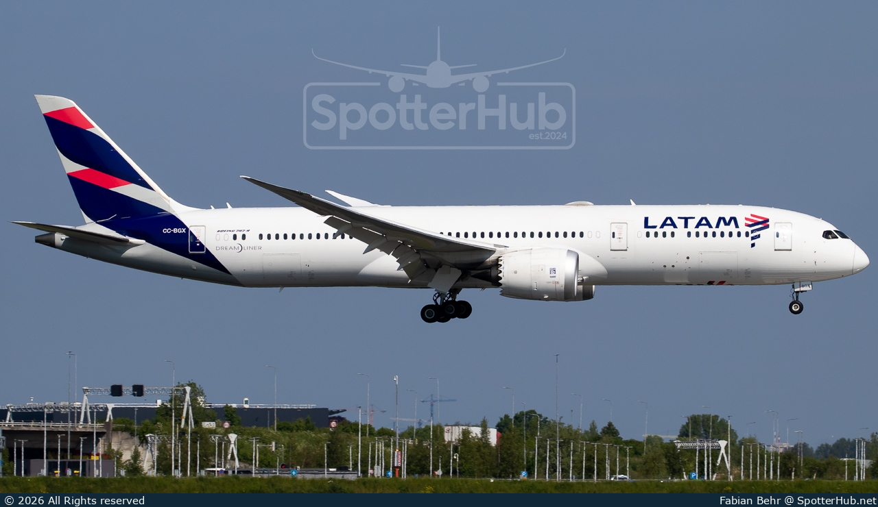 Photo of CC-BGX - Boeing 787-9 Dreamliner operated by LATAM Airlines