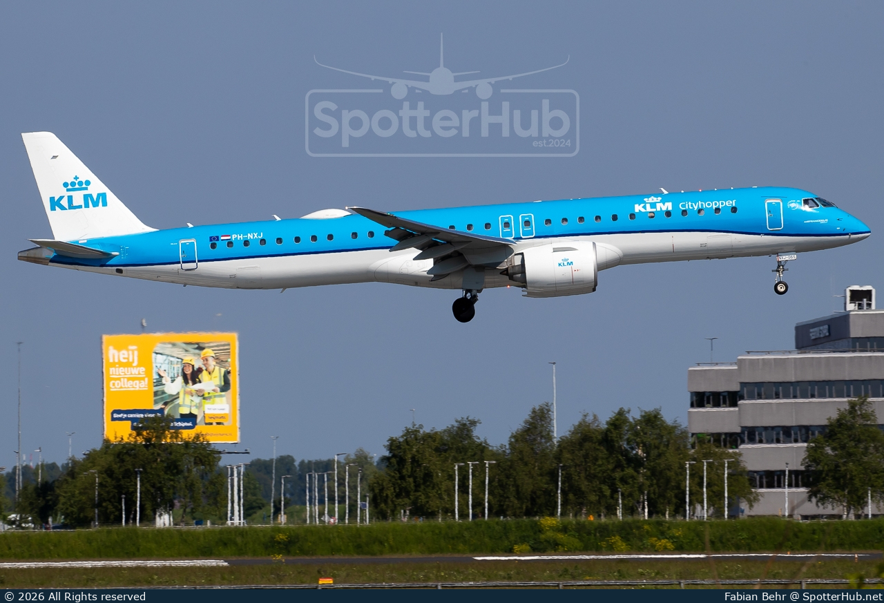 Photo of PH-NXJ - Embraer ERJ-195-E2 operated by KLM Cityhopper