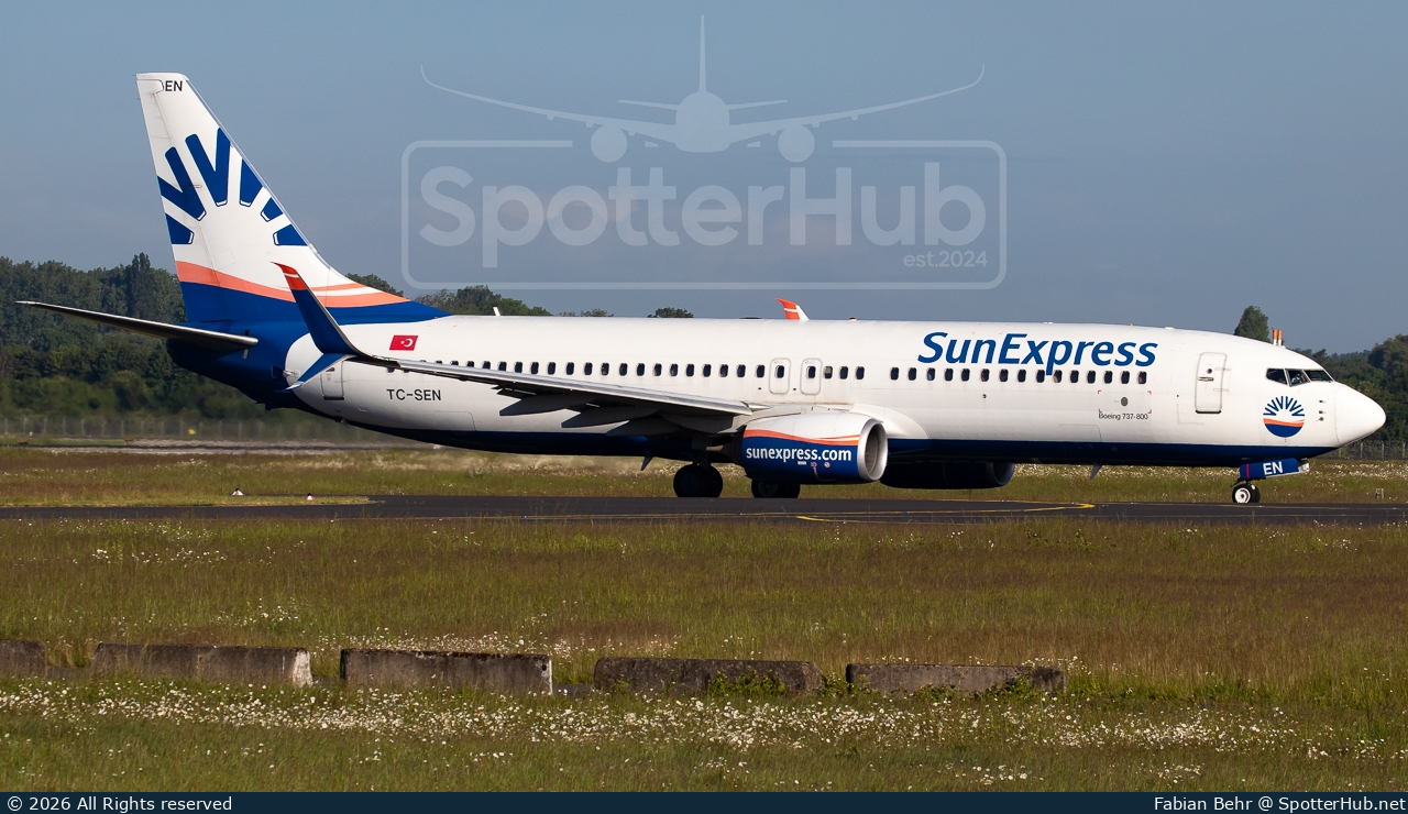 Photo of TC-SEN - Boeing 737-8HC operated by SunExpress