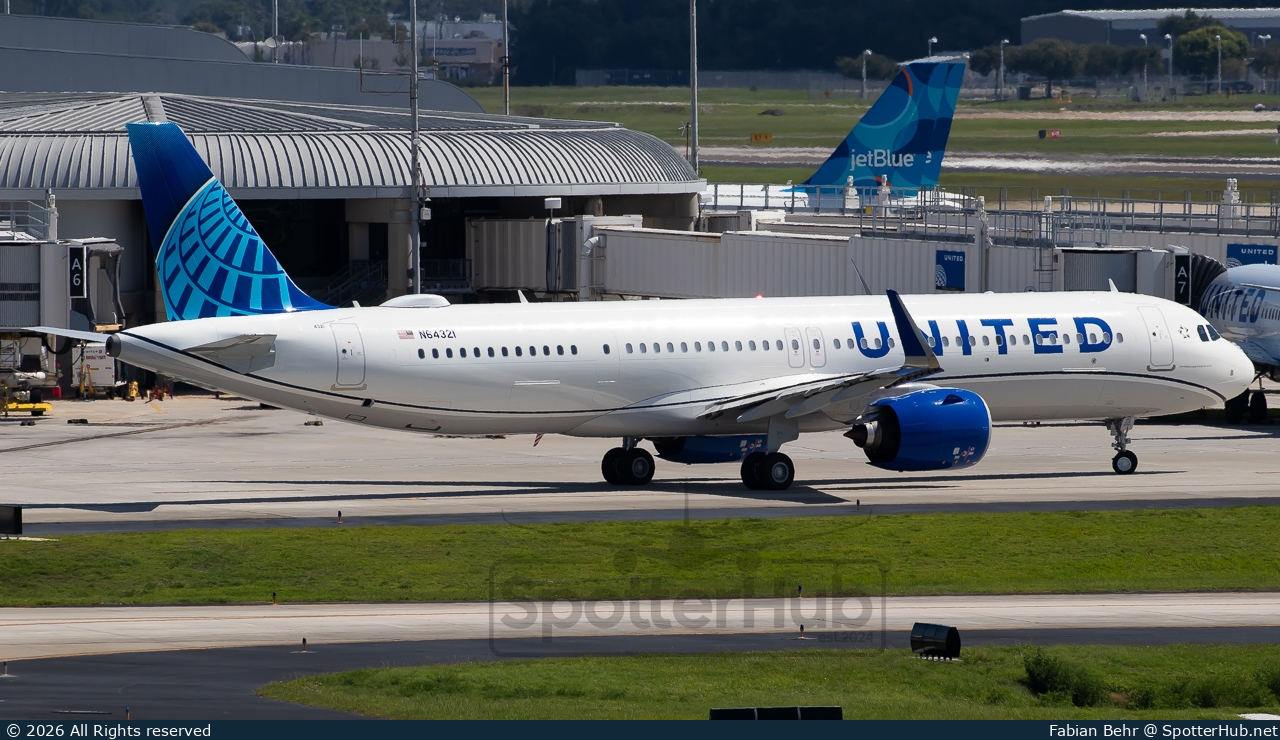Photo of N64321 - Airbus A321-271NY operated by United Airlines