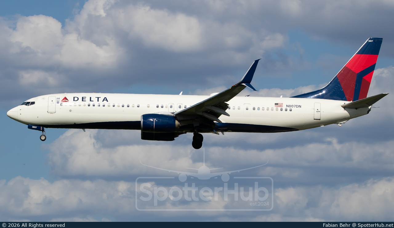 Photo of N807DN - Boeing 737-932(ER) operated by Delta Air Lines