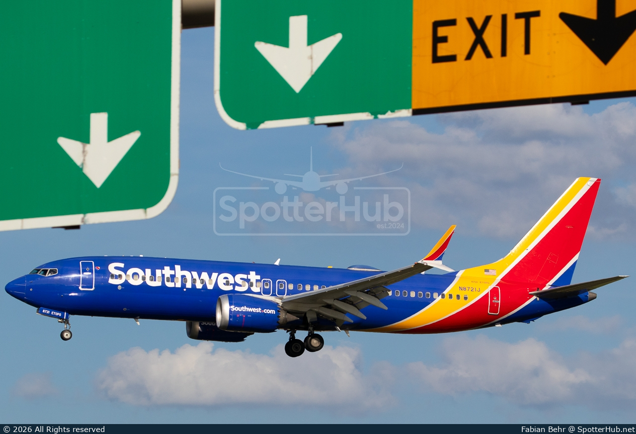Photo of N8721J - Boeing 737 MAX 8 operated by Southwest Airlines