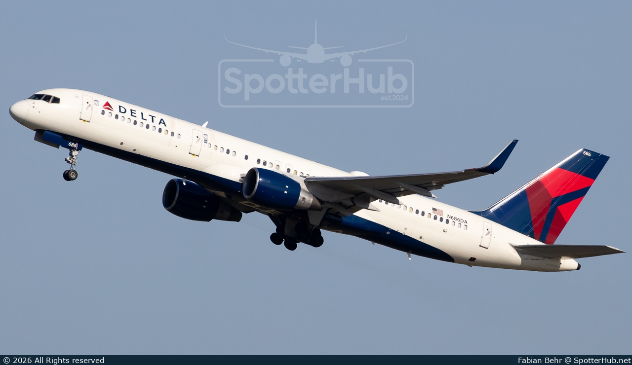 Photo of N686DA - Boeing 757-232 operated by Delta Air Lines