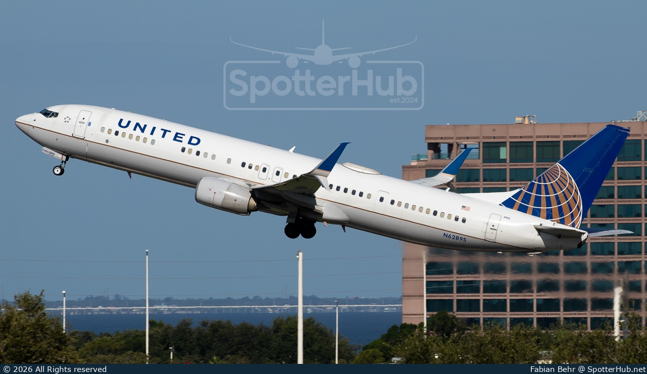 Photo of N62895 - Boeing 737-924(ER) operated by United Airlines