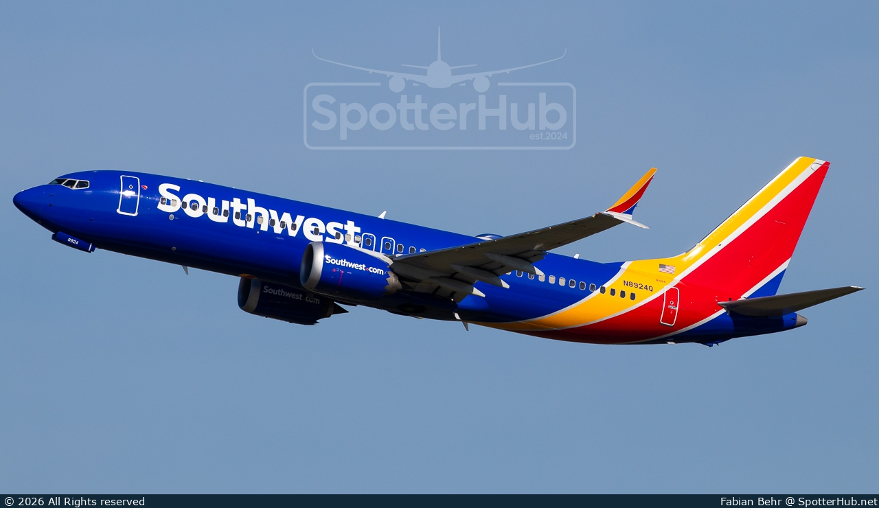 Photo of N8924Q - Boeing 737 MAX 8 operated by Southwest Airlines
