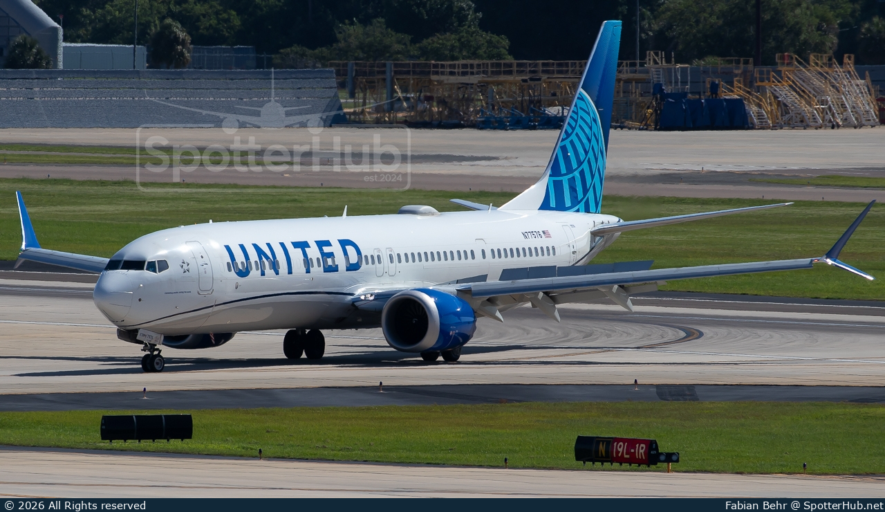 Photo of N77576 - Boeing 737 MAX 9 operated by United Airlines