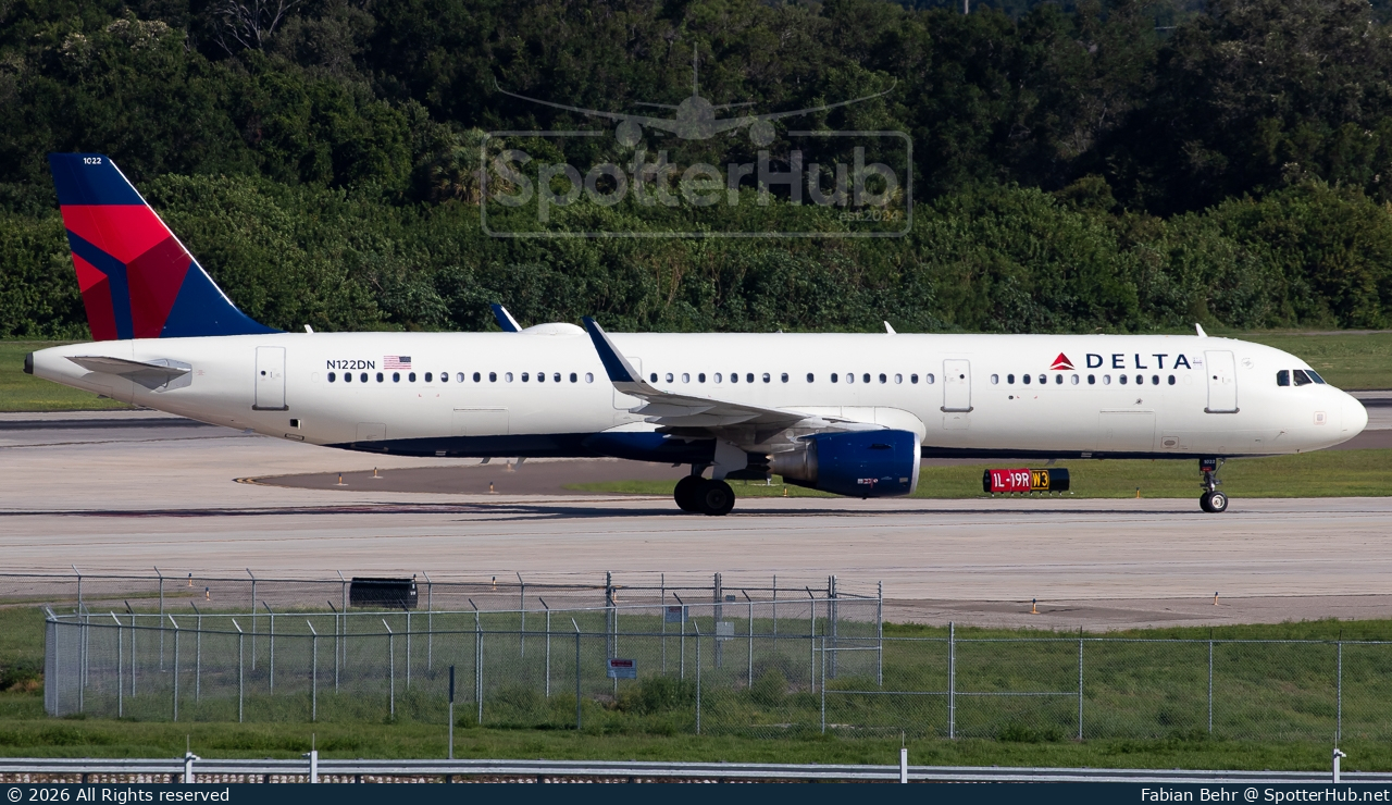 Photo of N122DN - Airbus A321-211 operated by Delta Air Lines
