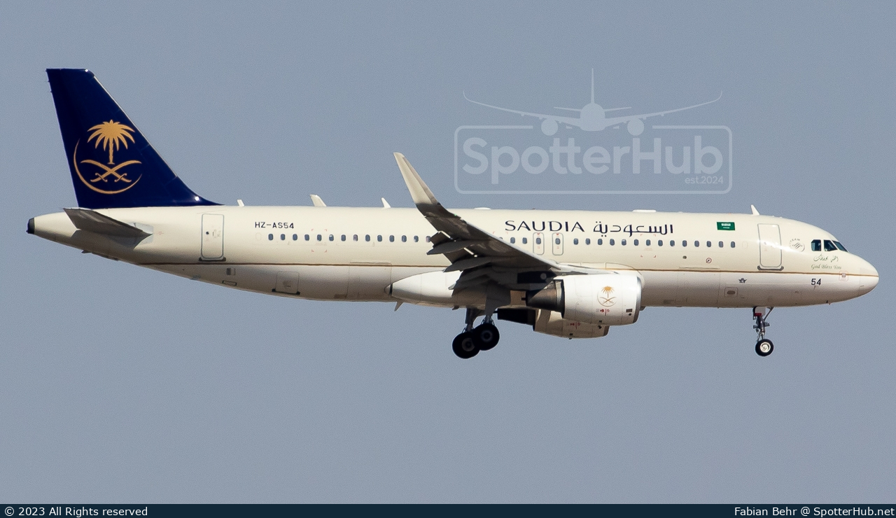 Photo of HZ-AS54 - Airbus A320-214 operated by Saudia
