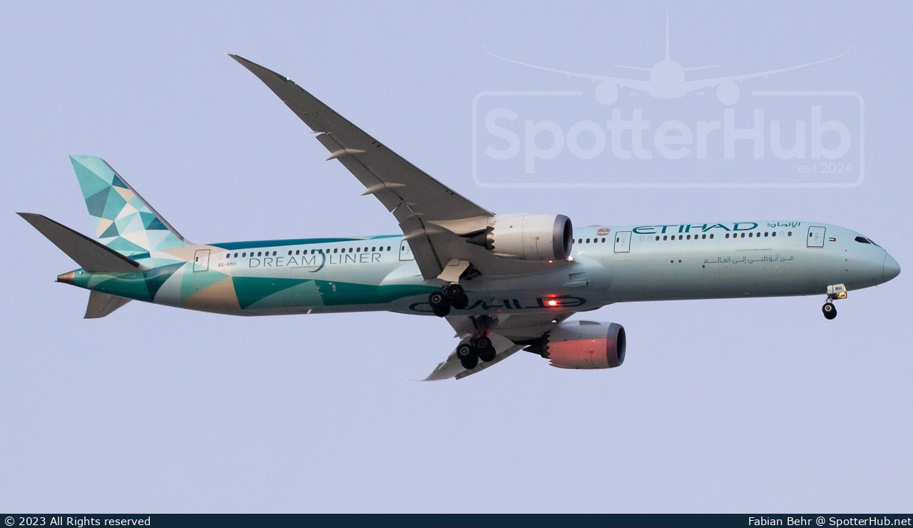 Photo of A6-BMH - Boeing 787-10 Dreamliner operated by Etihad Airways