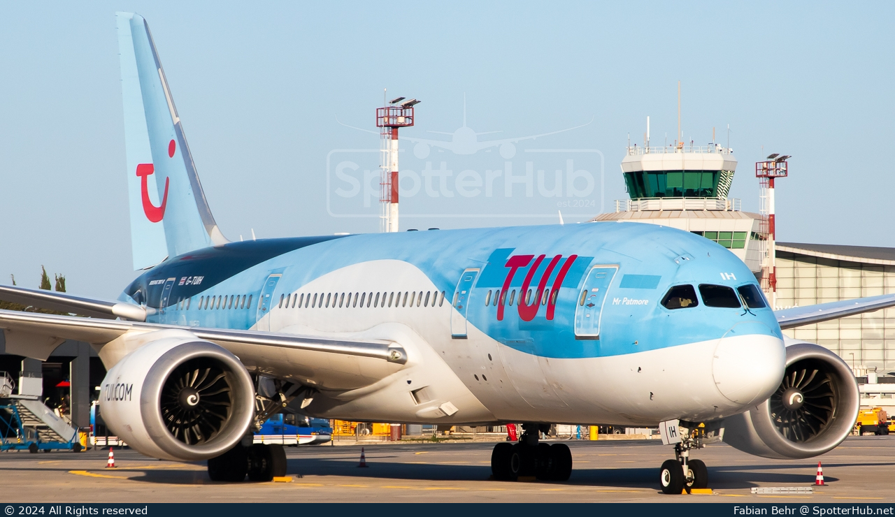 Photo of G-TUIH - Boeing 787-8 Dreamliner operated by TUI Airways