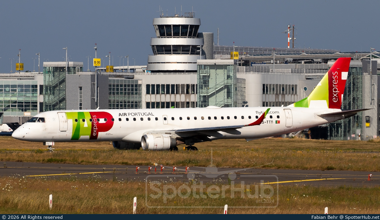 Photo of CS-TTY - Embraer ERJ-195AR operated by TAP Express (opb Portugália Airlines)