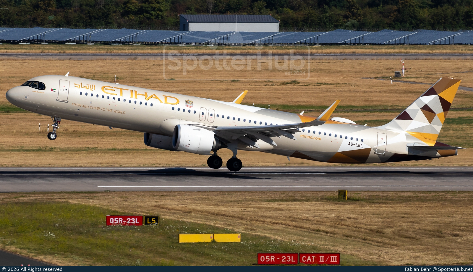 Photo of A6-LRL - Airbus A321-251NX operated by Etihad Airways