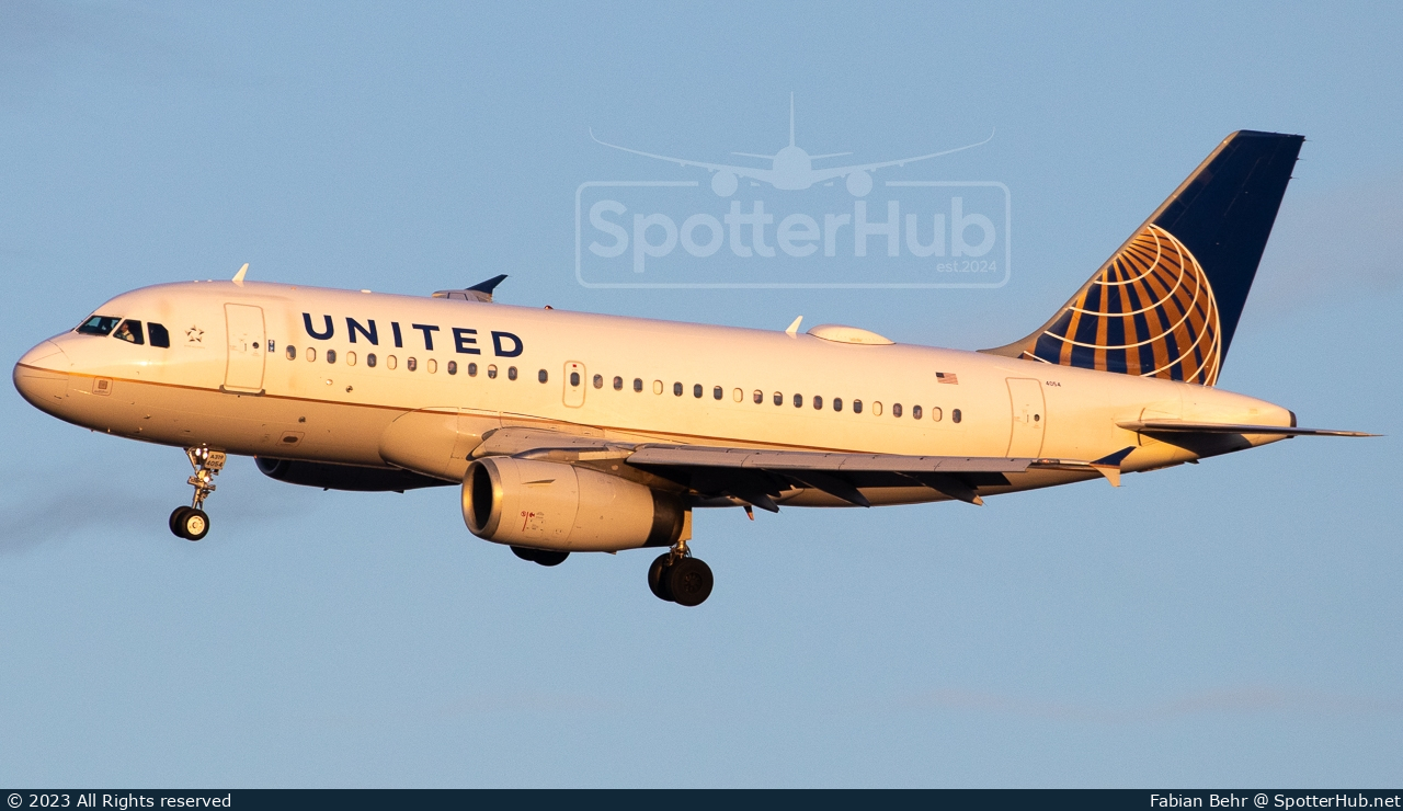 Photo of N854UA - Airbus A319-131 operated by United Airlines