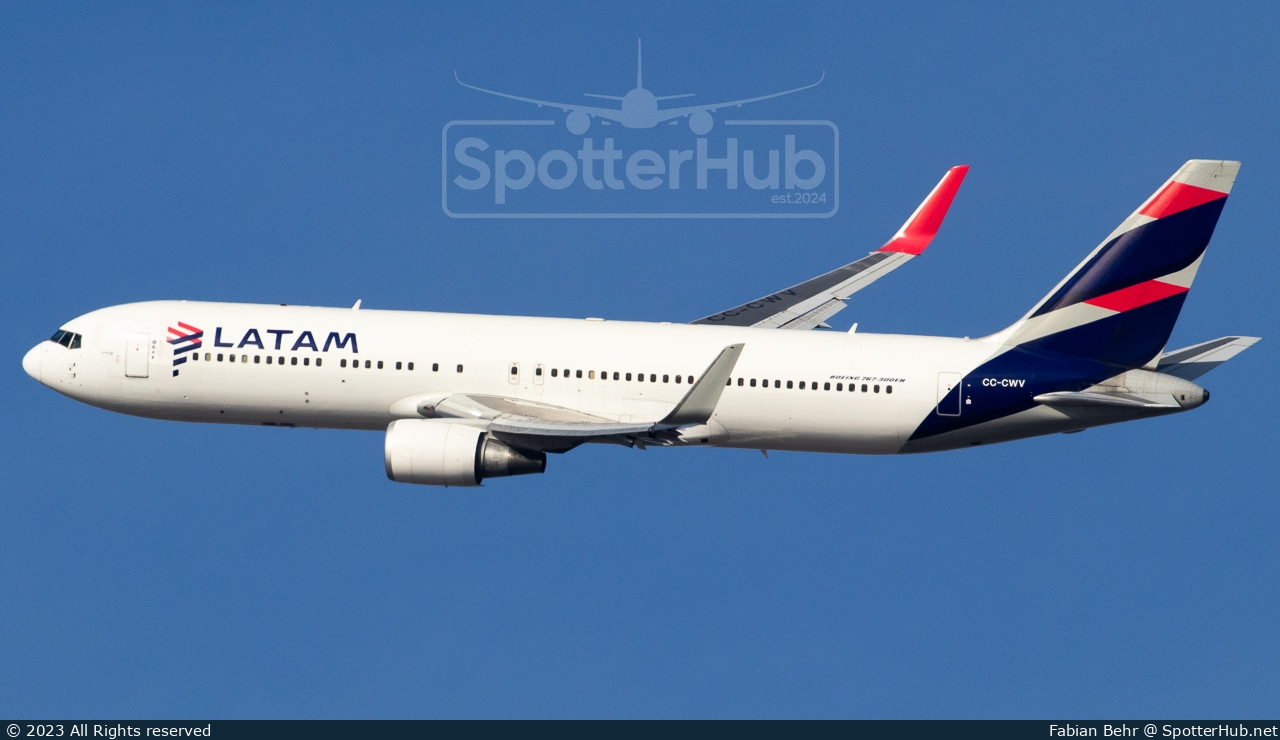 Photo of CC-CWV - Boeing 767-316(ER) operated by LATAM Airlines