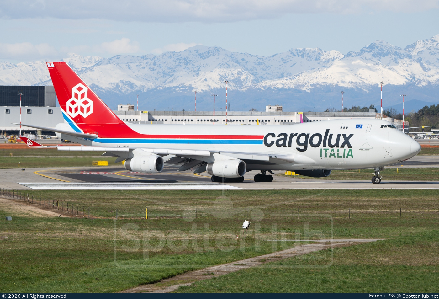 Photo of LX-WCV - Boeing 747-4R7F operated by Cargolux Italia