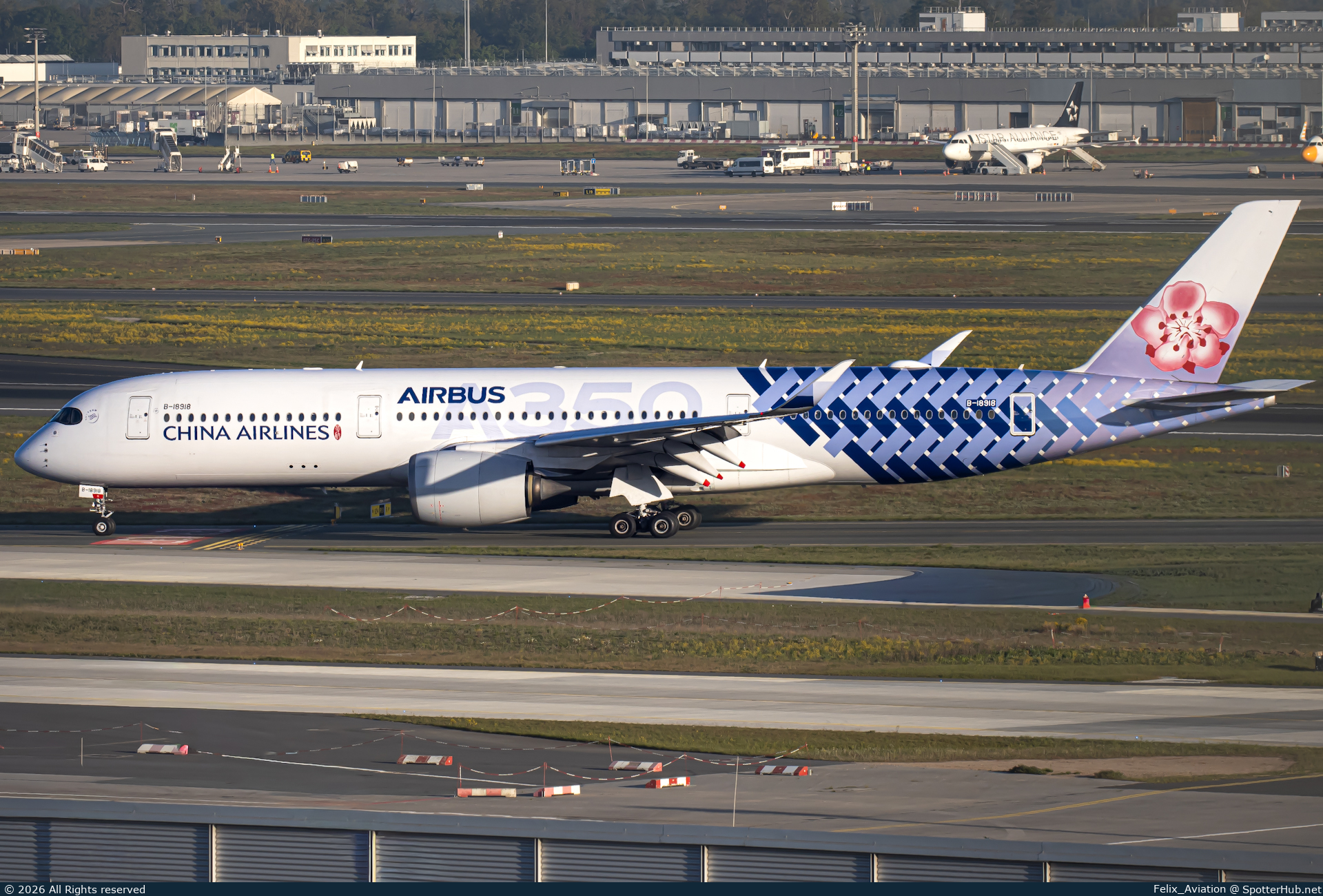 Photo of B-18918 - Airbus A350-941 operated by China Airlines