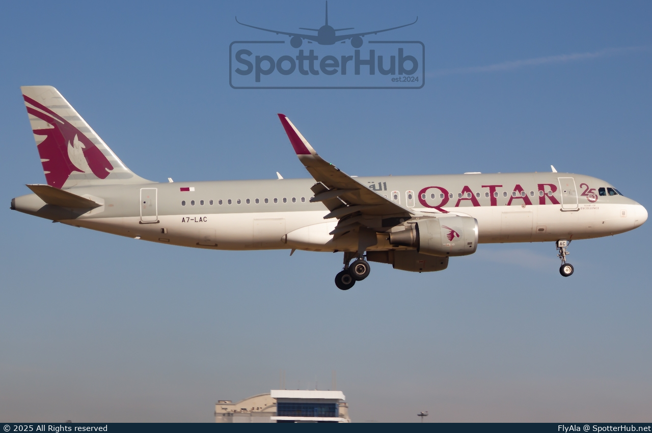 Photo of A7-LAC - Airbus A320-214 operated by Qatar Airways
