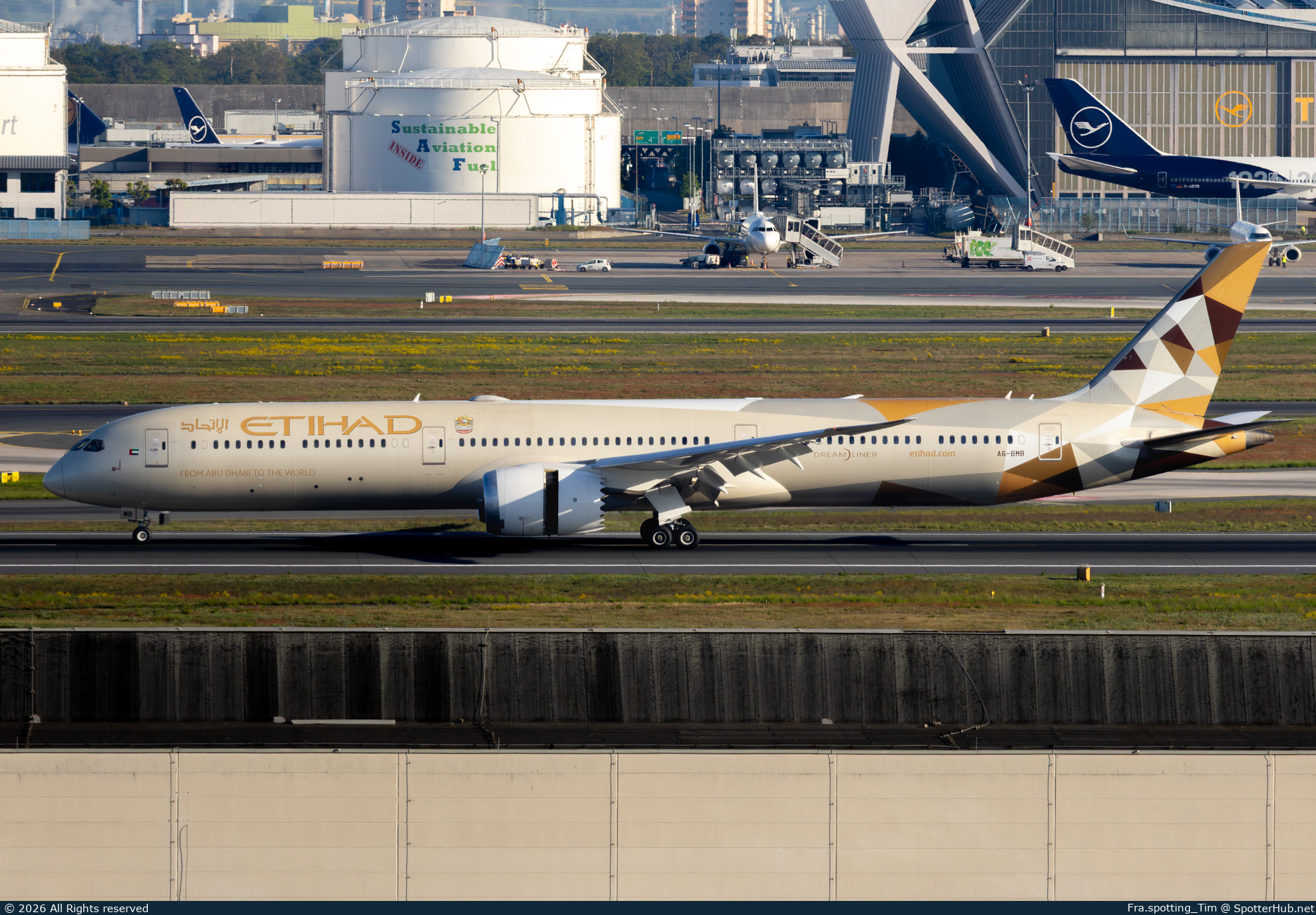Photo of A6-BMB - Boeing 787-10 Dreamliner operated by Etihad Airways