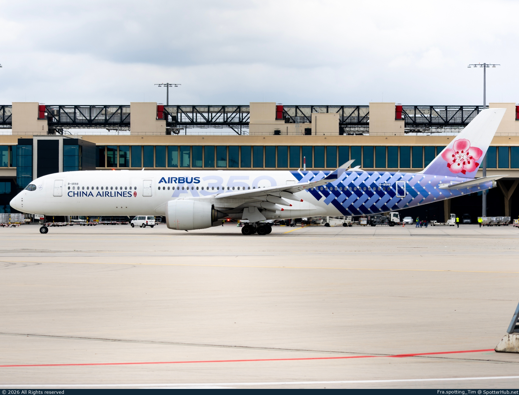 Photo of B-18918 - Airbus A350-941 operated by China Airlines