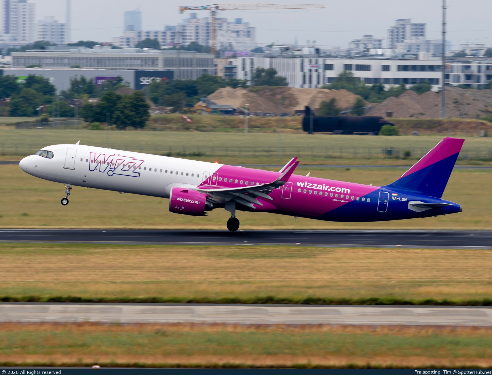 Photo of HA-LDN - Airbus A321-271NX operated by Wizz Air