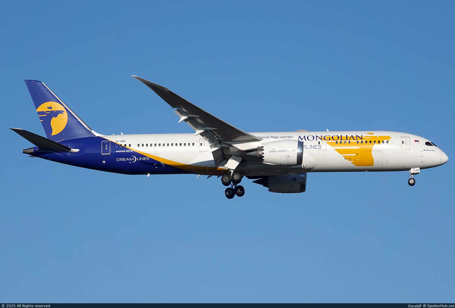 Photo of EI-UBN - Boeing 787-9 Dreamliner operated by MIAT Mongolian Airlines