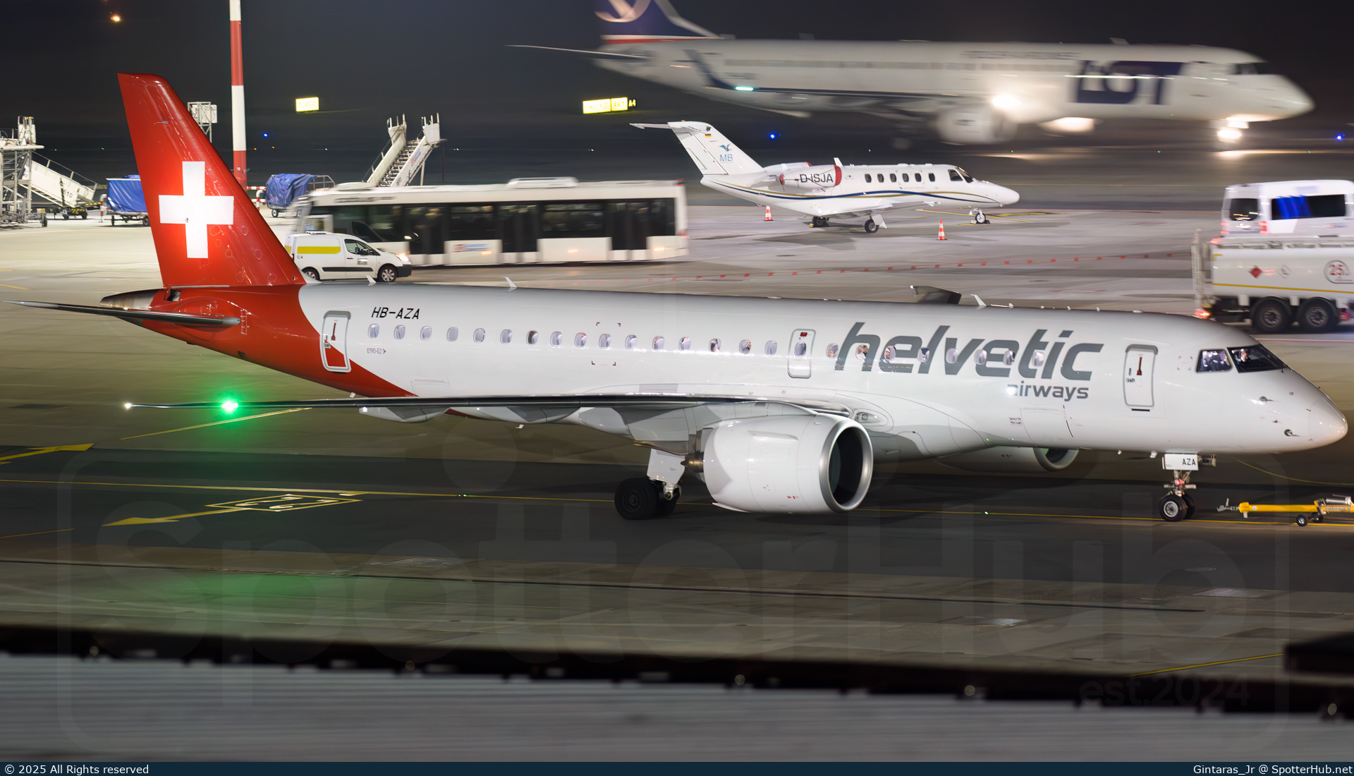 Photo of HB-AZA - Embraer ERJ-190-E2 operated by Helvetic Airways