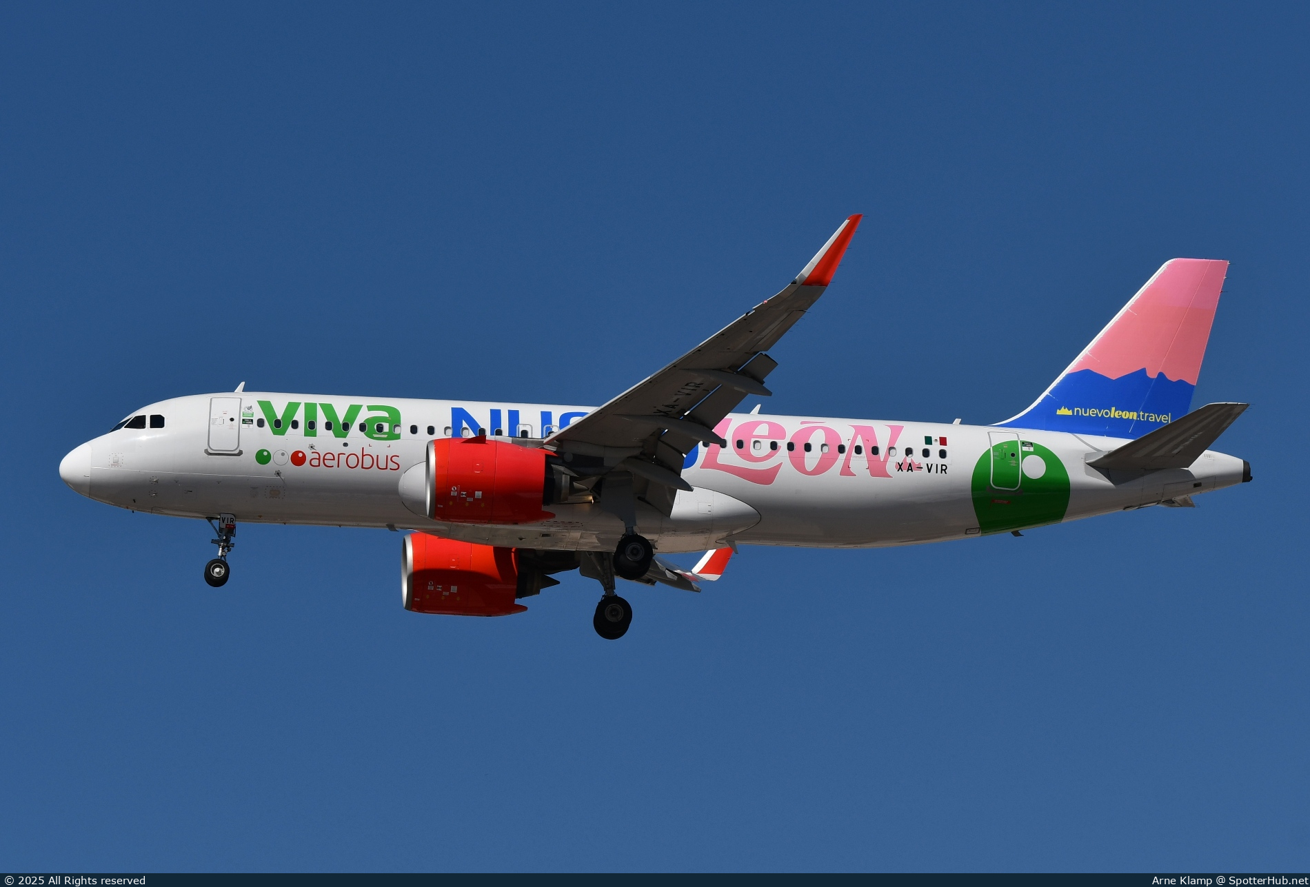 Photo of XA-VIR - Airbus A320-271N operated by Viva Aerobus