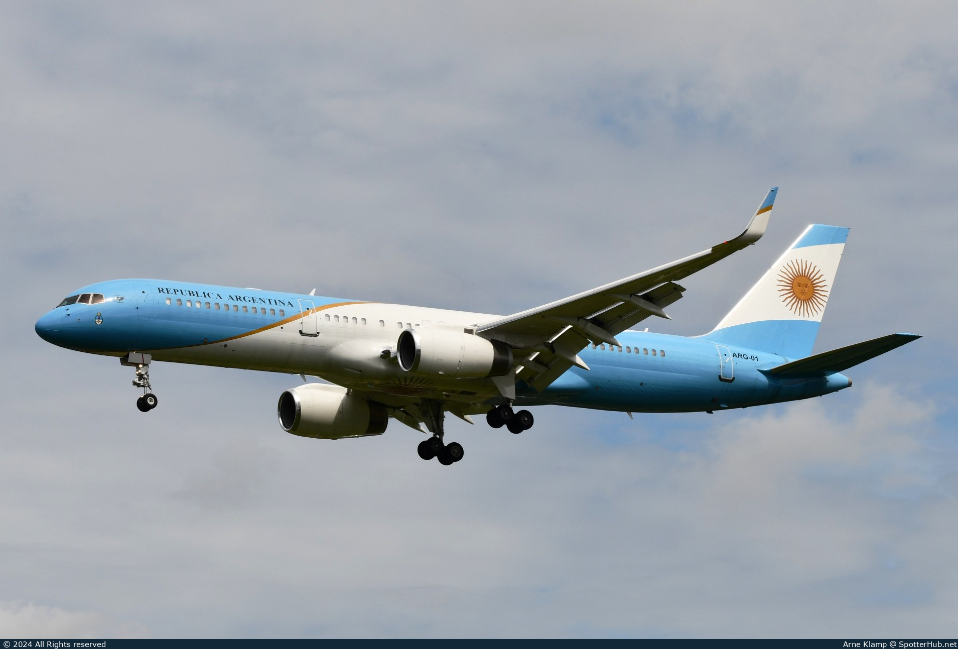 Photo of ARG-01 - Boeing 757-256 operated by Government of Argentina