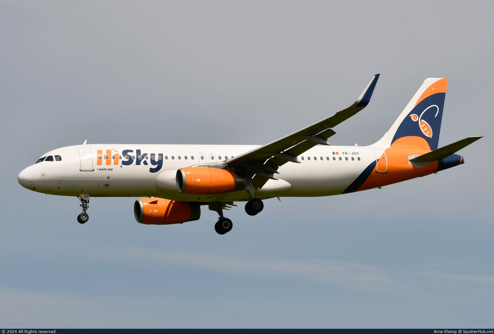 Photo of YR-JOY - Airbus A320-232 operated by HiSky Europe
