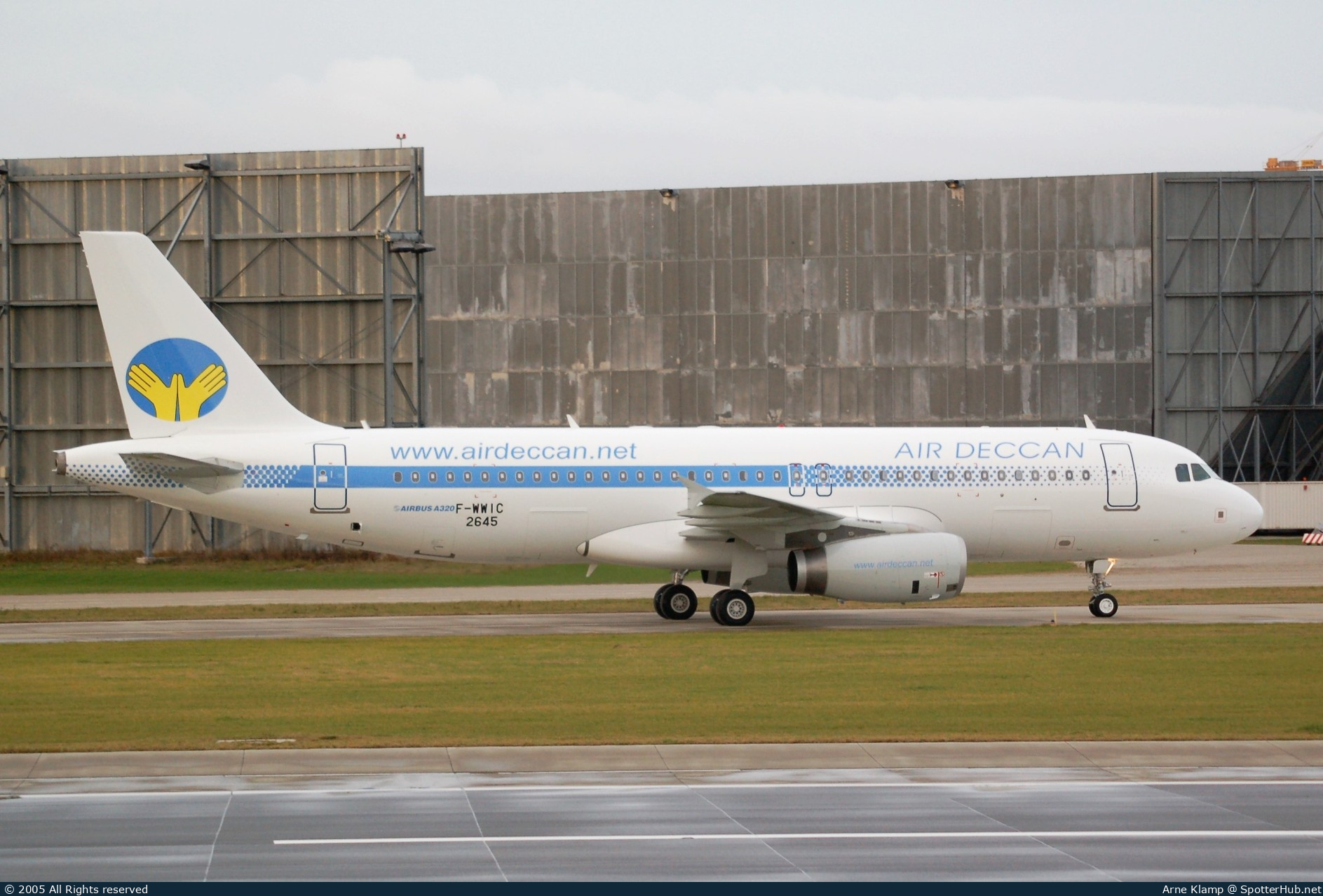 Photo of F-WWIC - Airbus A320-232 operated by Air Deccan