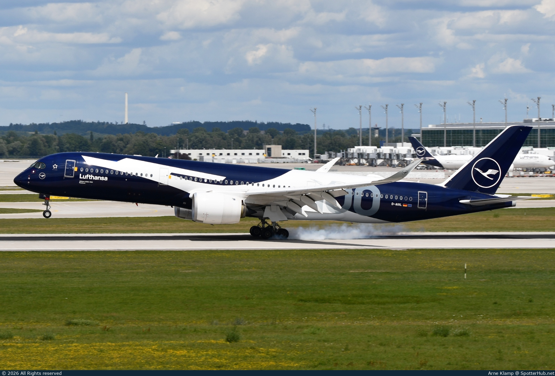Photo of D-AIXL - Airbus A350-941 operated by Lufthansa