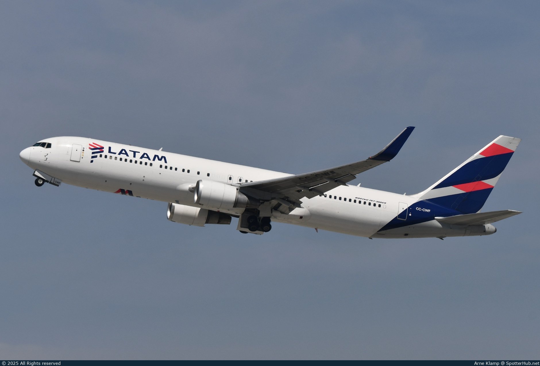 Photo of CC-CWF - Boeing 767-316(ER) operated by LATAM Airlines