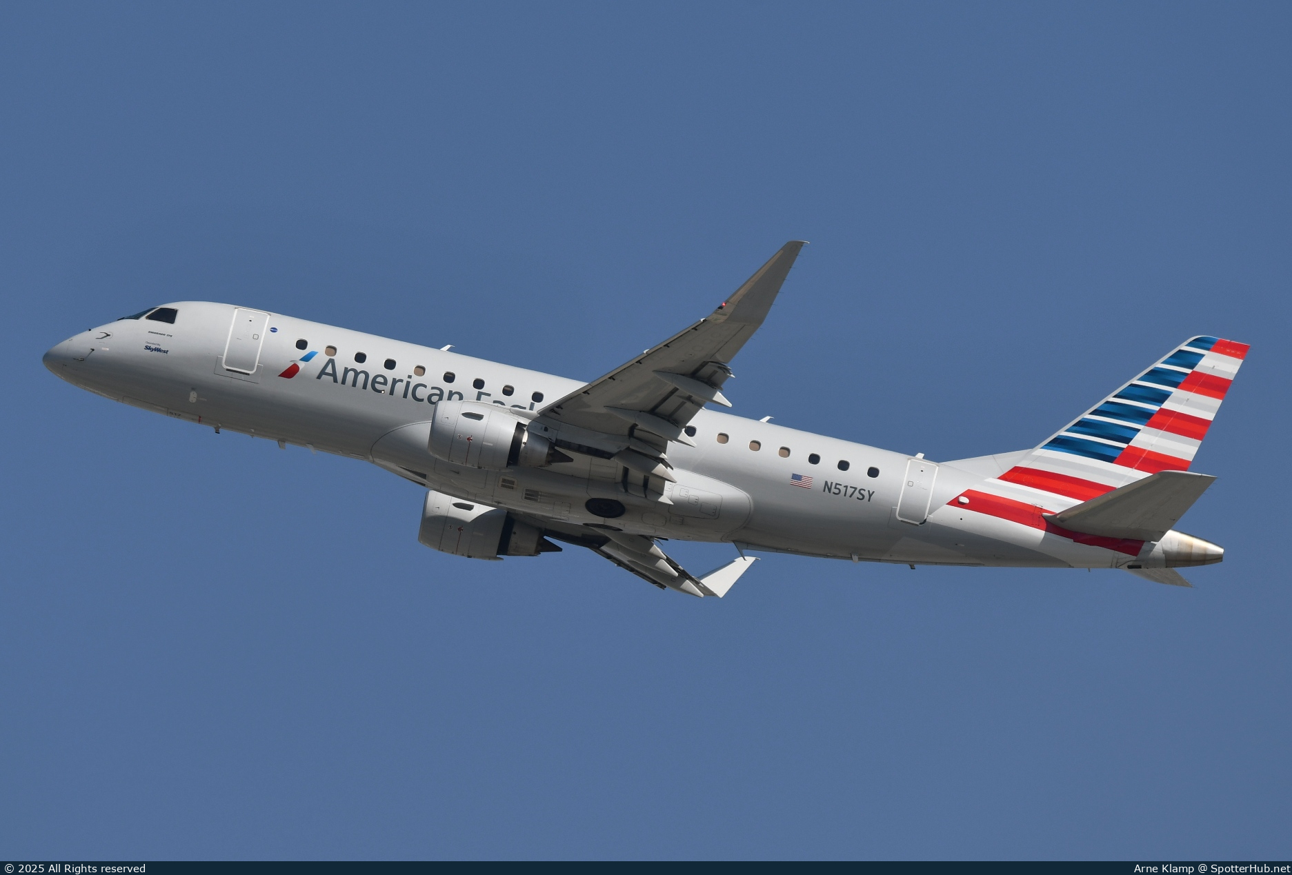 Photo of N517SY - Embraer ERJ-175LR operated by American Eagle (opb SkyWest Airlines)
