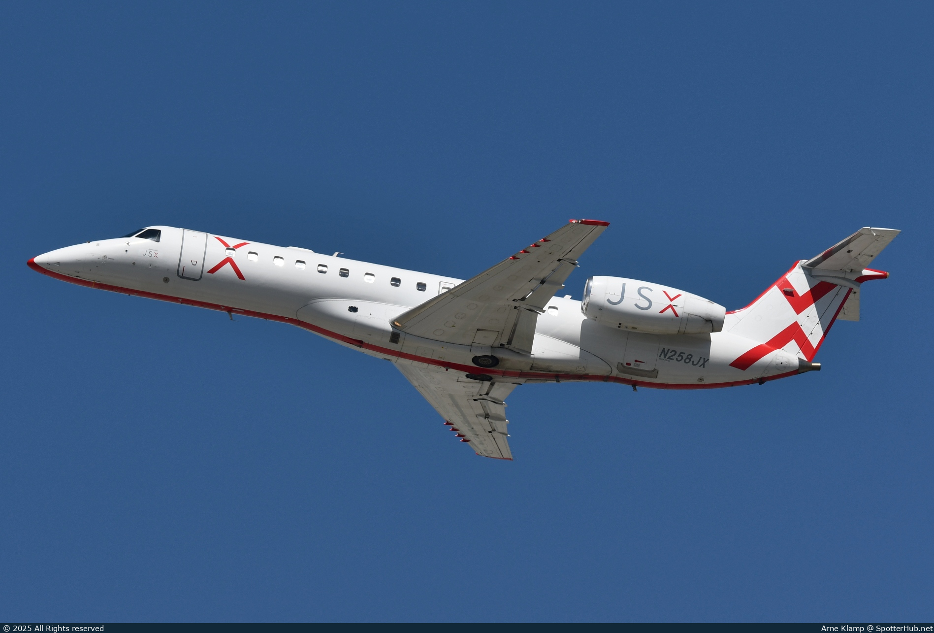 Photo of N258JX - Embraer ERJ-135LR operated by JetSuiteX