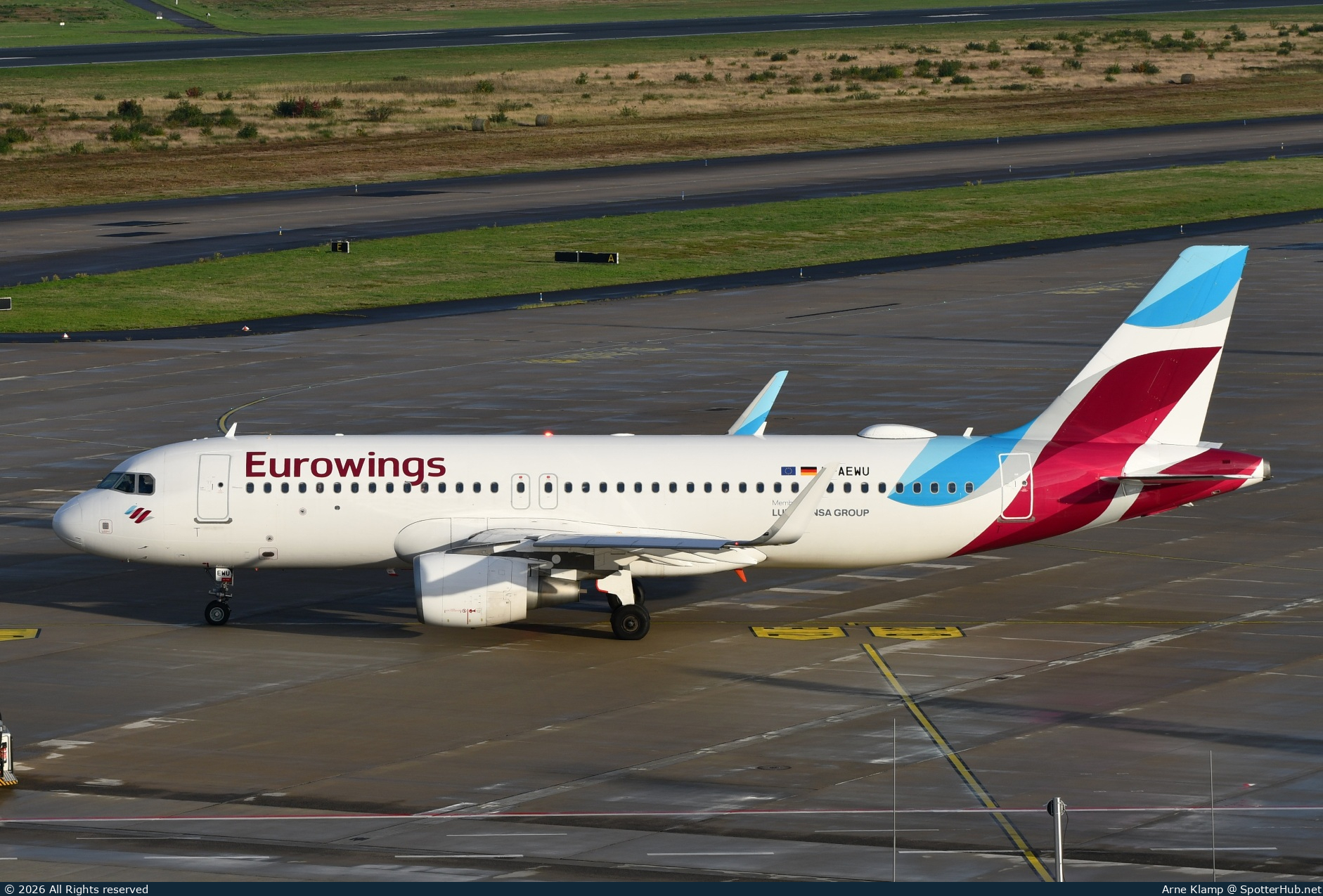 Photo of D-AEWU - Airbus A320-214 operated by Eurowings