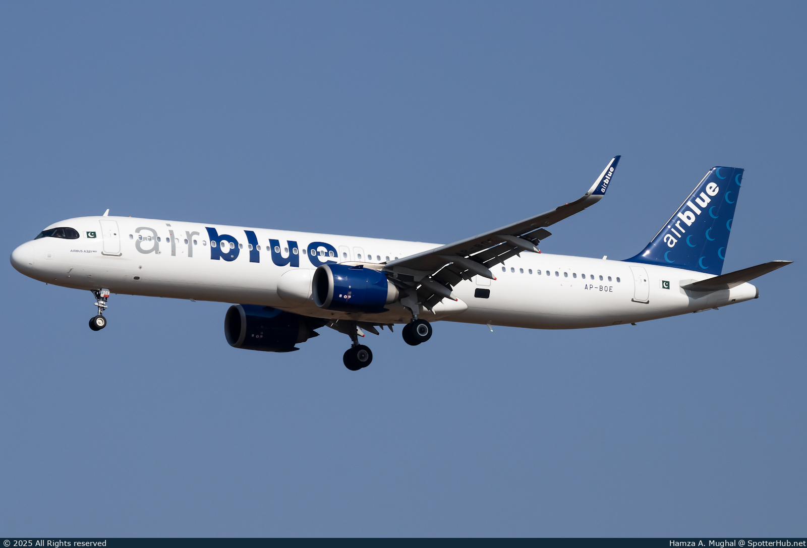 Photo of AP-BOE - Airbus A321-251NX operated by Airblue