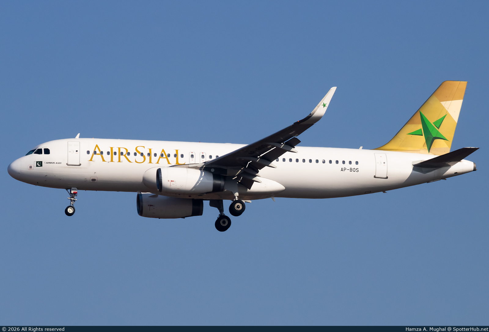 Photo of AP-BOS - Airbus A320-232 operated by AirSial