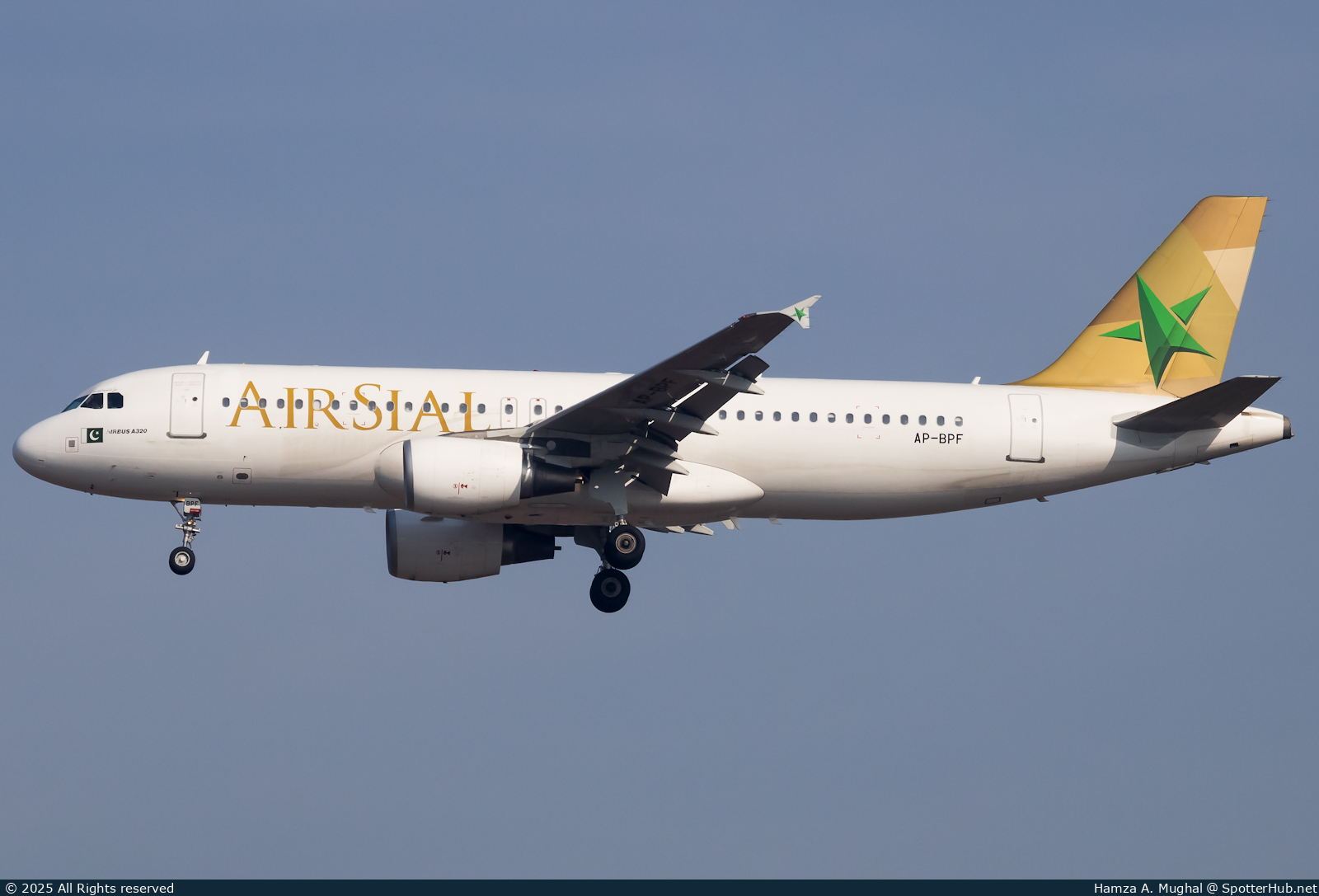 Photo of AP-BPF - Airbus A320-214 operated by AirSial