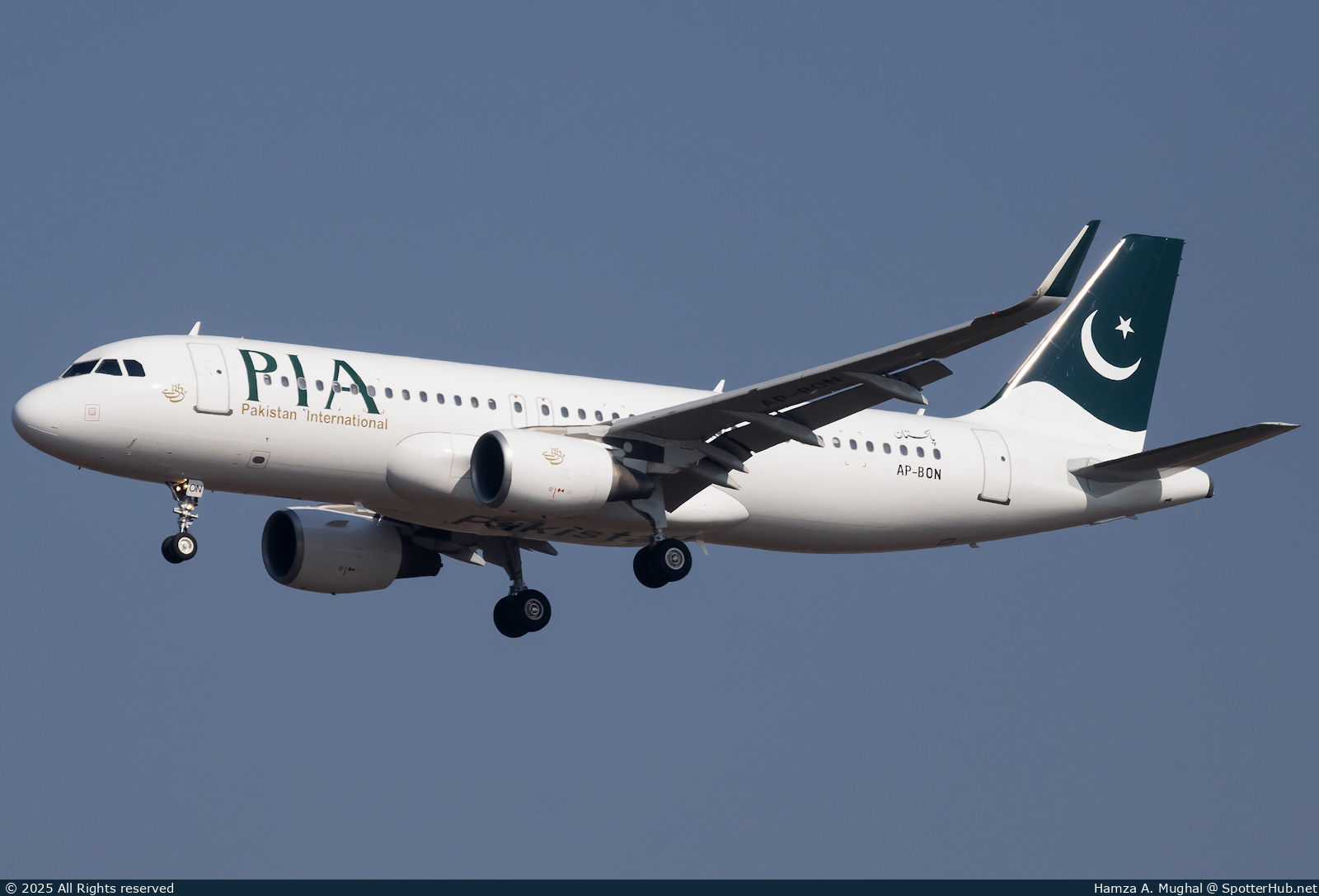 Photo of AP-BON - Airbus A320-214 operated by PIA Pakistan International Airlines