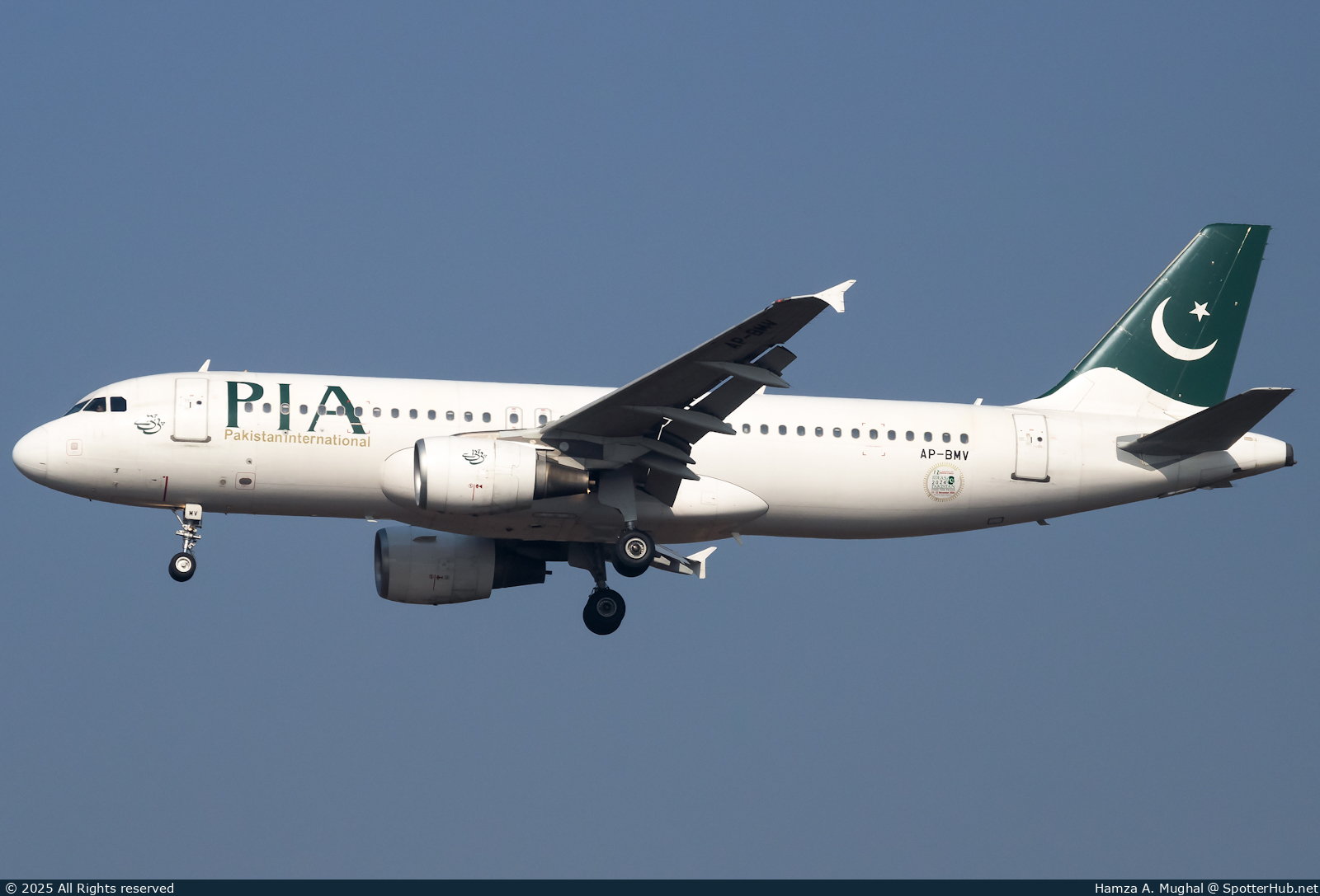 Photo of AP-BMV - Airbus A320-214 operated by PIA Pakistan International Airlines