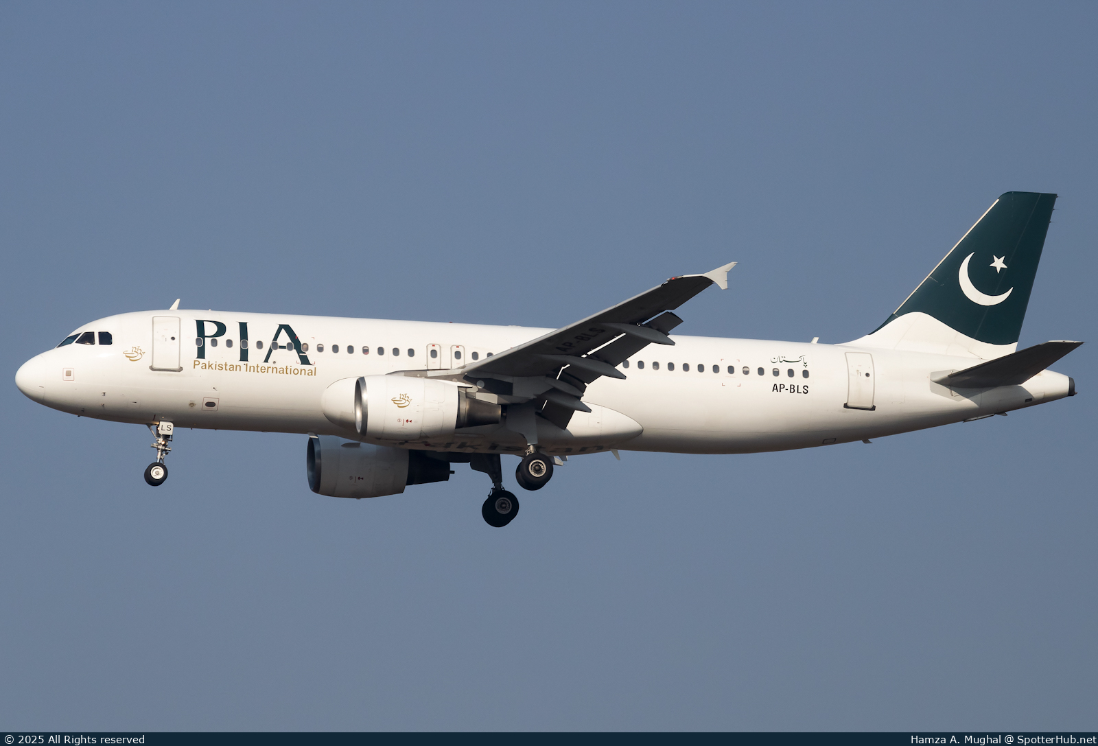 Photo of AP-BLS - Airbus A320-214 operated by PIA Pakistan International Airlines