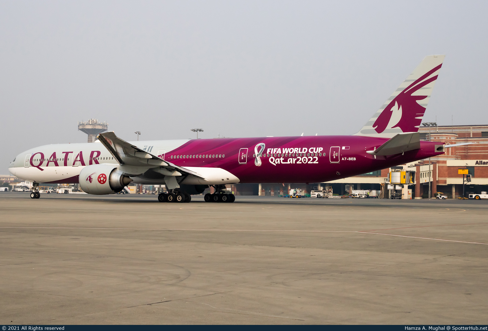 Photo of A7-BEB - Boeing 777-3DZ(ER) operated by Qatar Airways