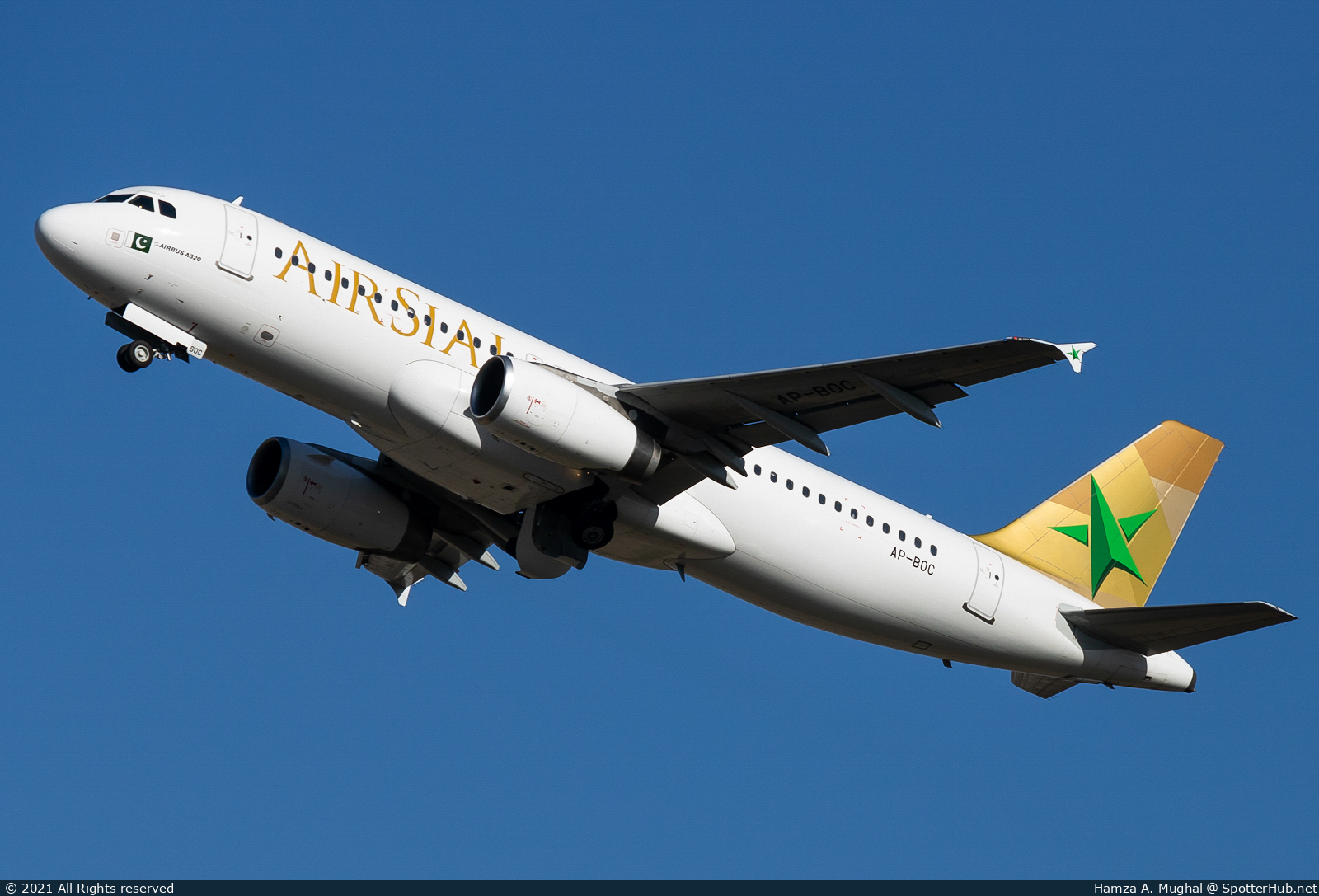 Photo of AP-BOC - Airbus A320-233 operated by AirSial