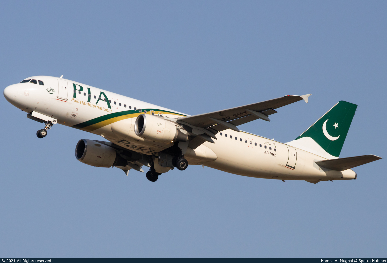 Photo of AP-BMX - Airbus A320-214 operated by PIA Pakistan International Airlines