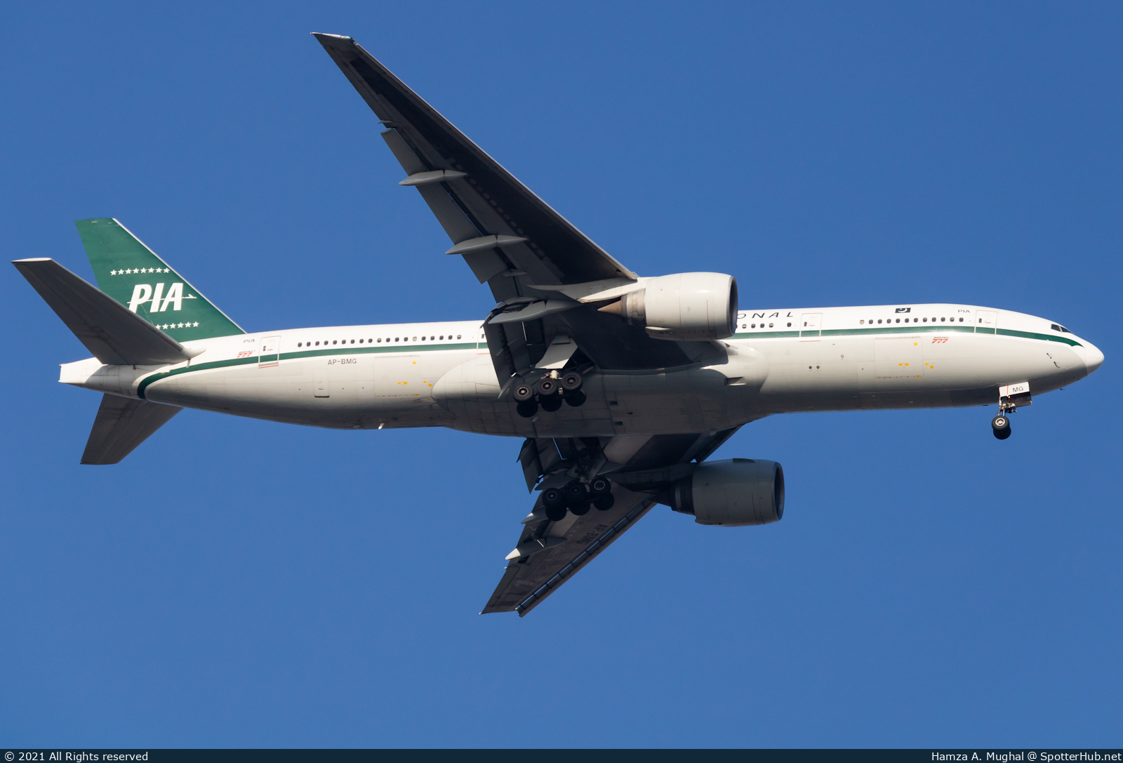Photo of AP-BMG - Boeing 777-2Q8(ER) operated by PIA Pakistan International Airlines