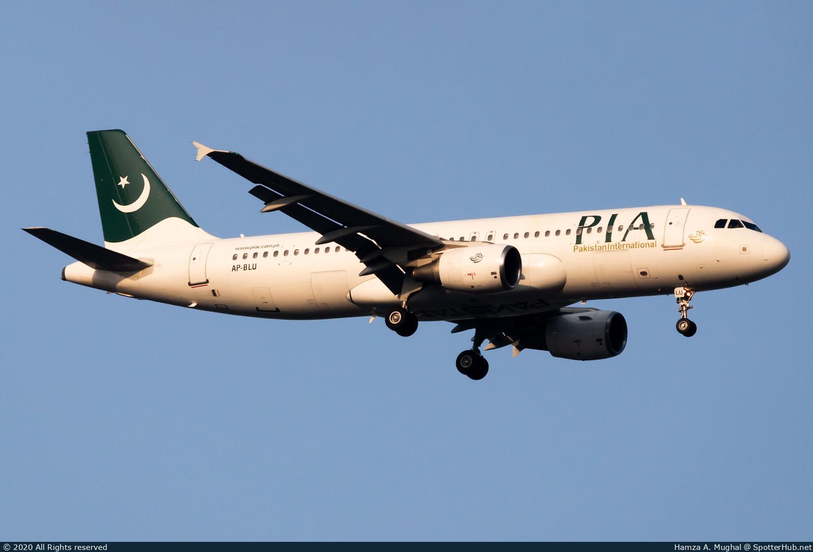 Photo of AP-BLU - Airbus A320-214 operated by PIA Pakistan International Airlines