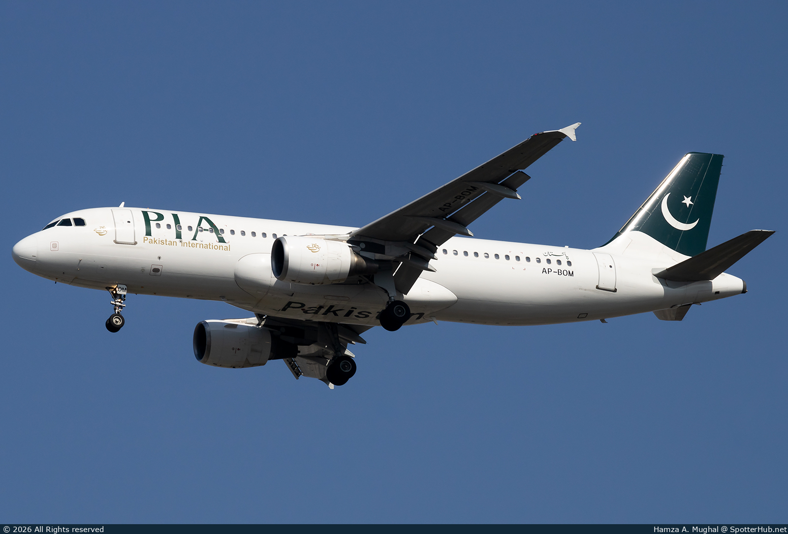 Photo of AP-BOM - Airbus A320-214 operated by PIA Pakistan International Airlines