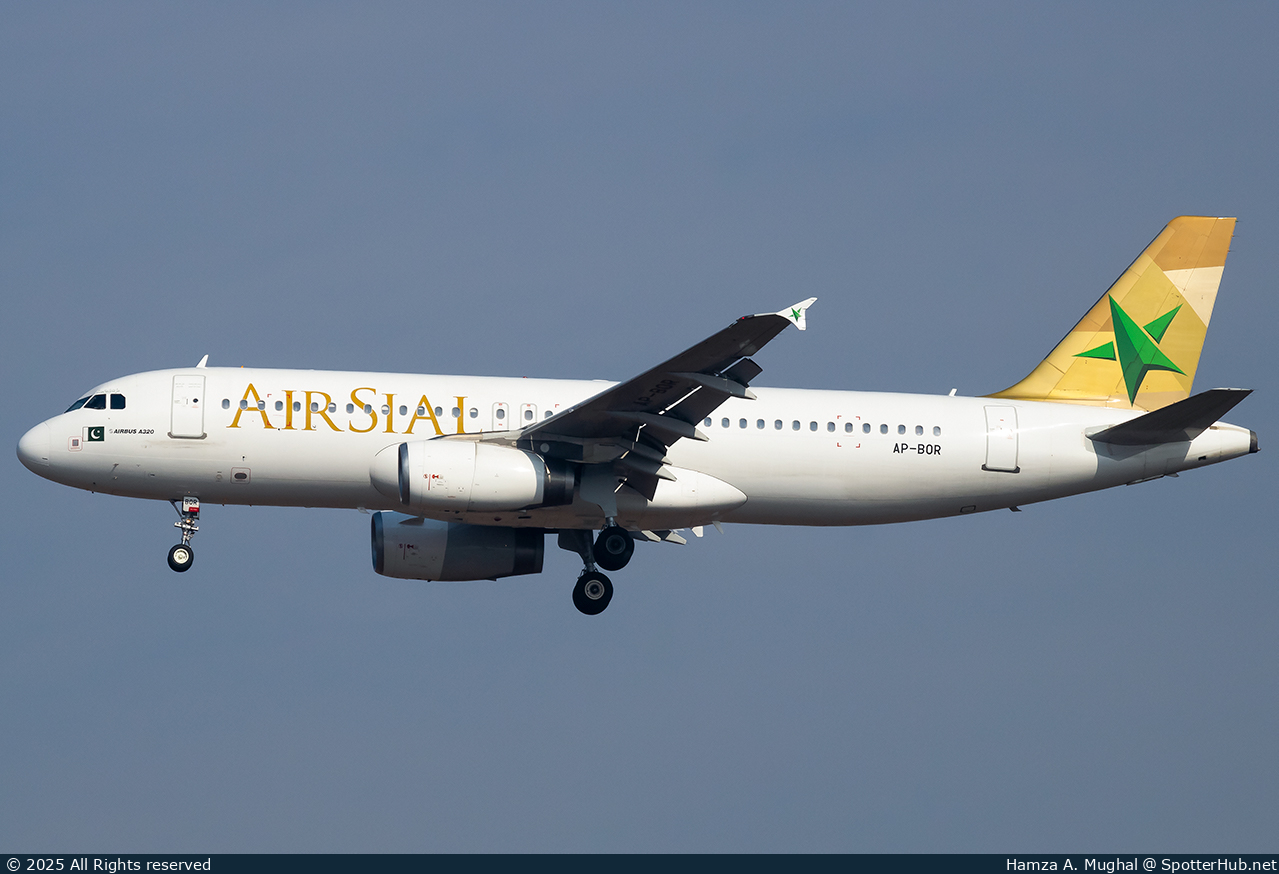 Photo of AP-BOR - Airbus A320-232 operated by AirSial